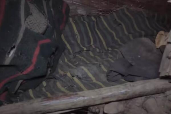 BIZARNIJE NE MOŽE! SAMOVOLJNO ŽIVI U IZOLACIJI VEĆ 55 GODINA: Sve radi na ISTOM MESTU, a sve to zbog ŽENA.. (VIDEO)