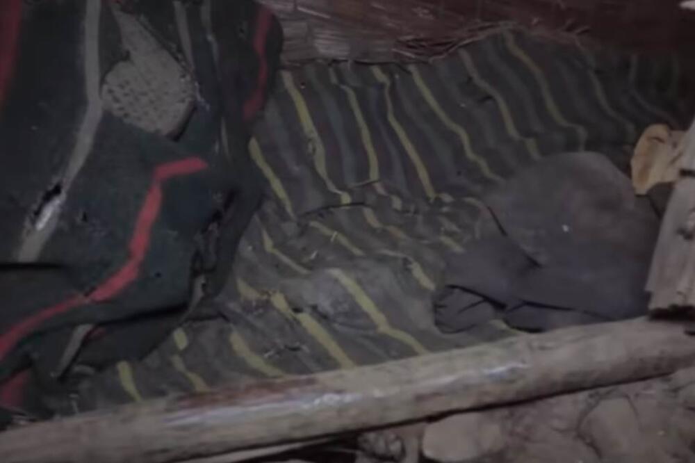 BIZARNIJE NE MOŽE! SAMOVOLJNO ŽIVI U IZOLACIJI VEĆ 55 GODINA: Sve radi na ISTOM MESTU, a sve to zbog ŽENA.. (VIDEO)