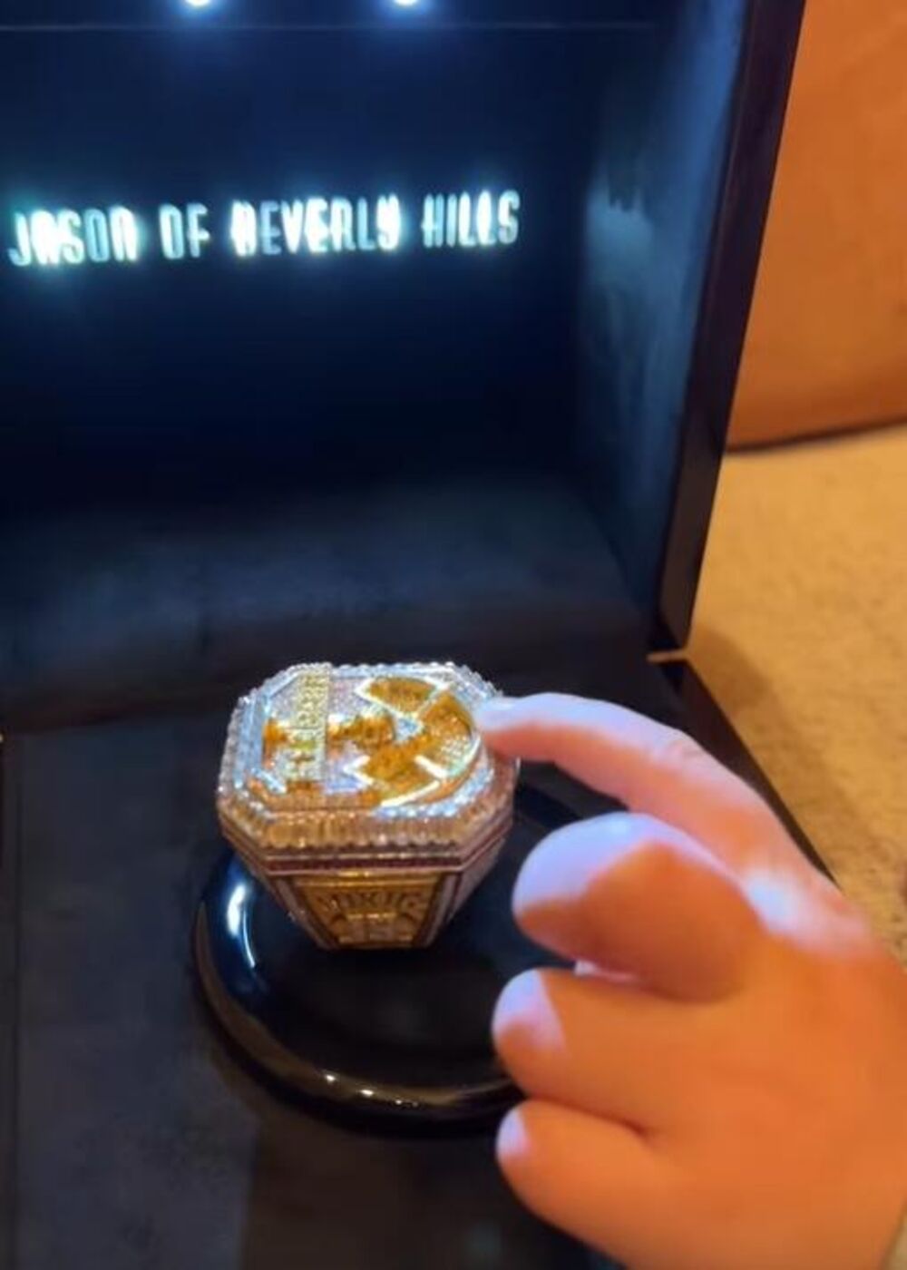 Deluje da će prsten provesti  više vremena kod Ognjene nego kod tate