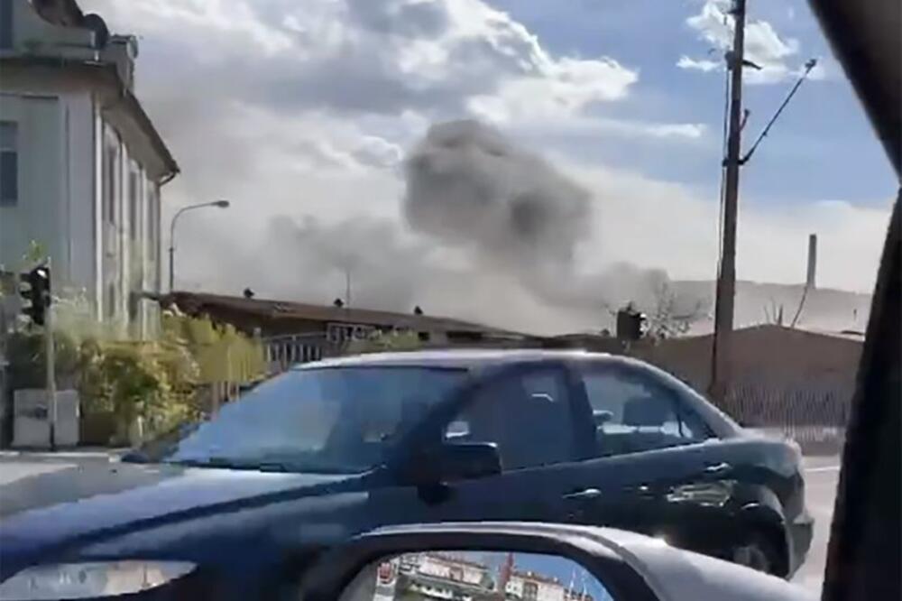 ZAPALILA SE ZGRADA IMR U RAKOVICI: Pet vatrogasnih vozila na terenu, INTERVENIŠE I HITNA (VIDEO)