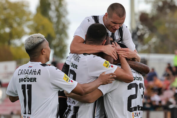 PARTIZANOVA DESETA POBEDA ZAREDOM! Četiri gola nepobedivih crno-belih u Kragujevcu (VIDEO/FOTO)