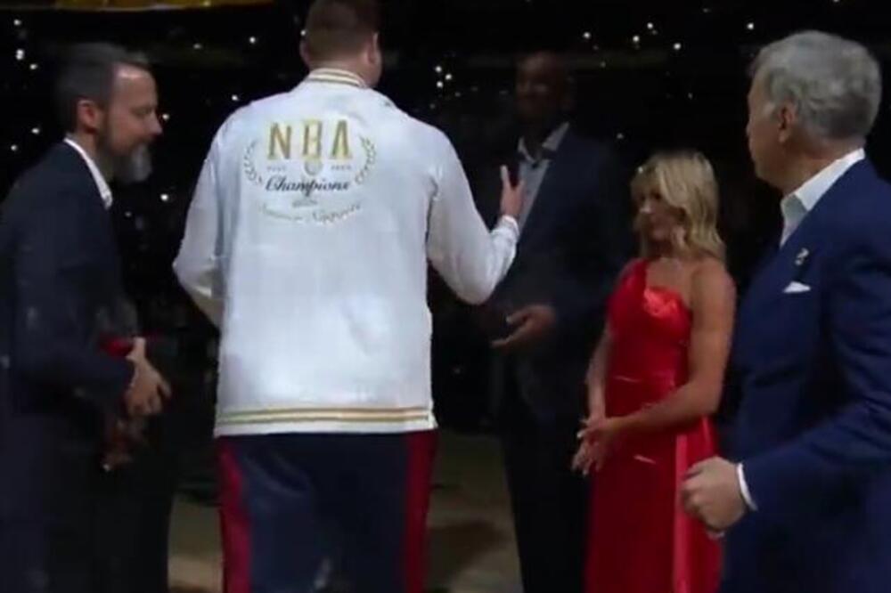 NEPRIJATNA SCENA NA DODELI: Jokić ISKULIRAO zanosnu plavušu - njena reakcija je hit! (VIDEO)