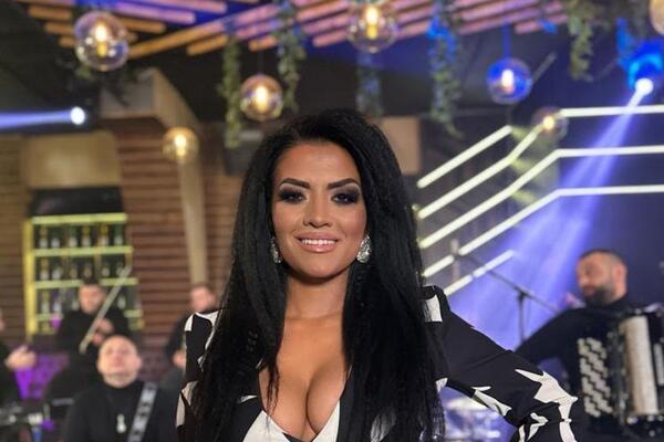 POKAZALA PREVIŠE? Marinu napali: "Mogla je da obuče majicu!" Ona se oglasila za Espreso, evo kako im je ODGOVORILA