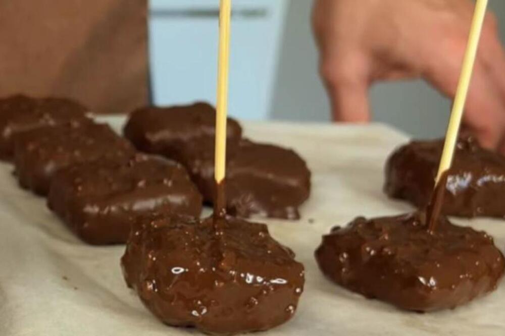 ČOKOLADNI POSNI KOLAČ OKO KOG ĆE SE OTIMATI NA SLAVI: Oduševite svoje goste, caka je u OVOM SASTOJKU