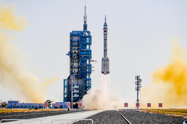 Kina lansirala svemirski brod Šendžou-17