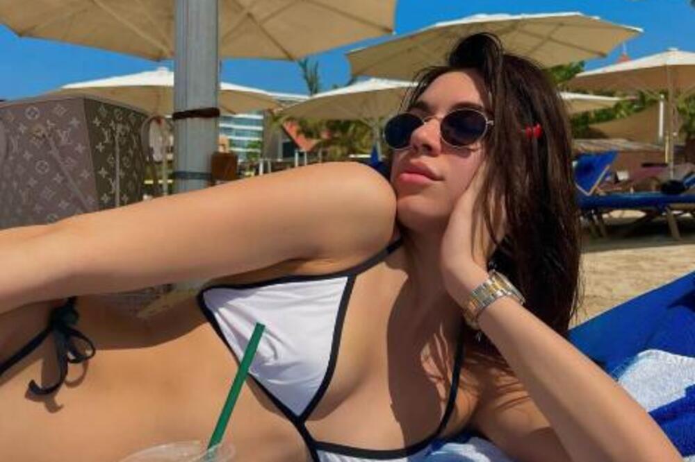 OVA VRELA MANEKENKA JE DEVOJKA STRAHINJE ERAKOVIĆA: Rusi objavljuju njene PROVOKATIVNE slike, poludeli su za njom