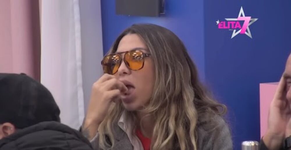 Rasprava se povela o tome da li Aneli Ahmić namerno koketira sa Predsednikom ili joj se on ipak dopada