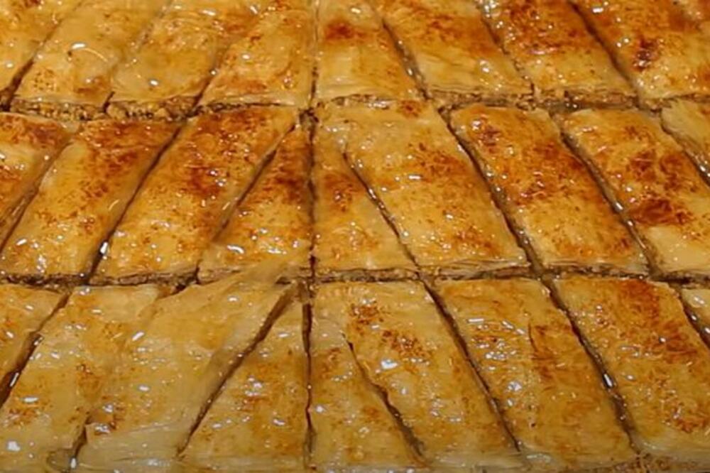 STARE MAKEDONKE PRAVE NAJSOČNIJU BAKLAVU: Trik je u 3 sastojka - recept bolji i od bosanskog