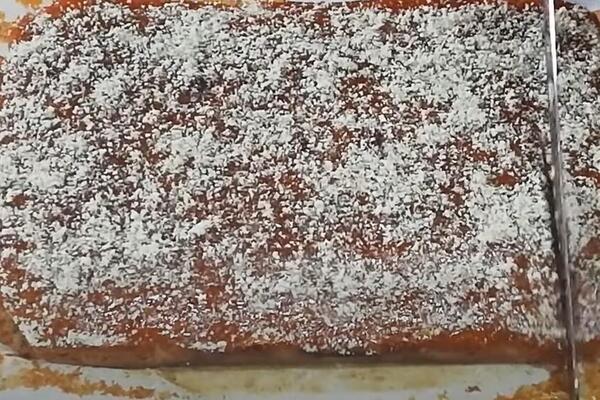 DOMAĆICE ODLEPILE ZA POSNIM KOLAČEM SA DŽEMOM I ORASIMA: Kremasta poslastica koju ćete obavezno praviti za Uskrs