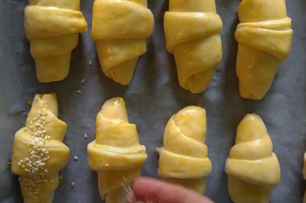 NAJBRŽI RECEPT ZA PUTER KIFLICE GOTOVE ZA SAMO 8 MINUTA: Prave domaćice znaju caku za savršeno ukusno i meko testo