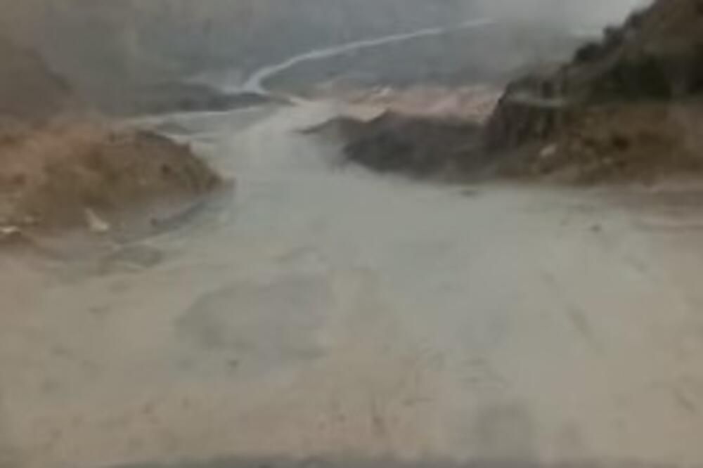 PALO 25 LITARA KIŠE U POLA SATA, A I DALJE TOPLO: Snažno nevreme brzo došlo u REGION, a NAJGORE tek sledi (VIDEO)