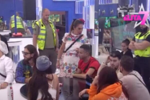 MILENA KAČAVENDA NASRNULA NA ZADRUGARA: Obezbeđenje uletelo MUNJEVITOM BRZINOM U BELU KUĆU, a onda pale TEŠKE REČI