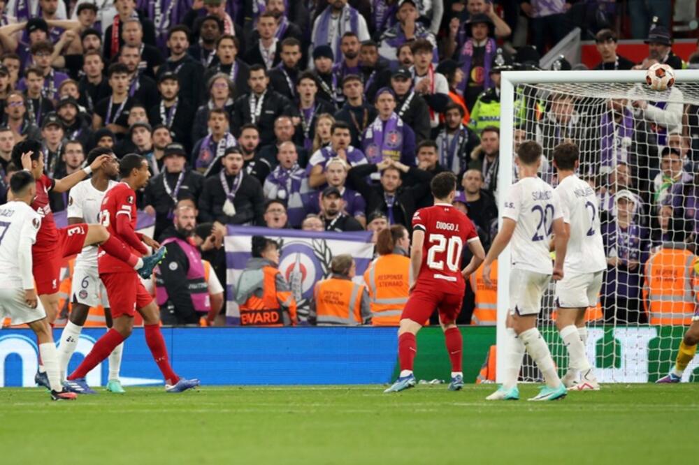 LE: Petarde Liverpula i Bajera, Roma maksimalna, SVILAR joj čuvao i sačuvao mrežu!