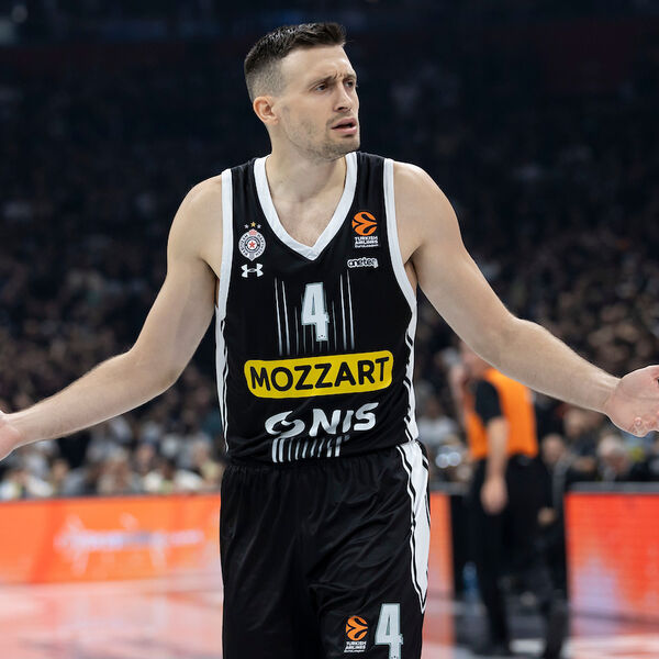 U JEKU PLEJ-OFA ABA LIGE! Avramović UŽIVO ISPROZIVAO poznatog srpskog glumca!