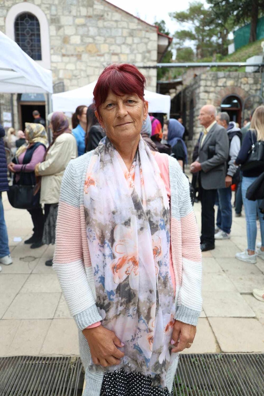 Vernica ispres crkve