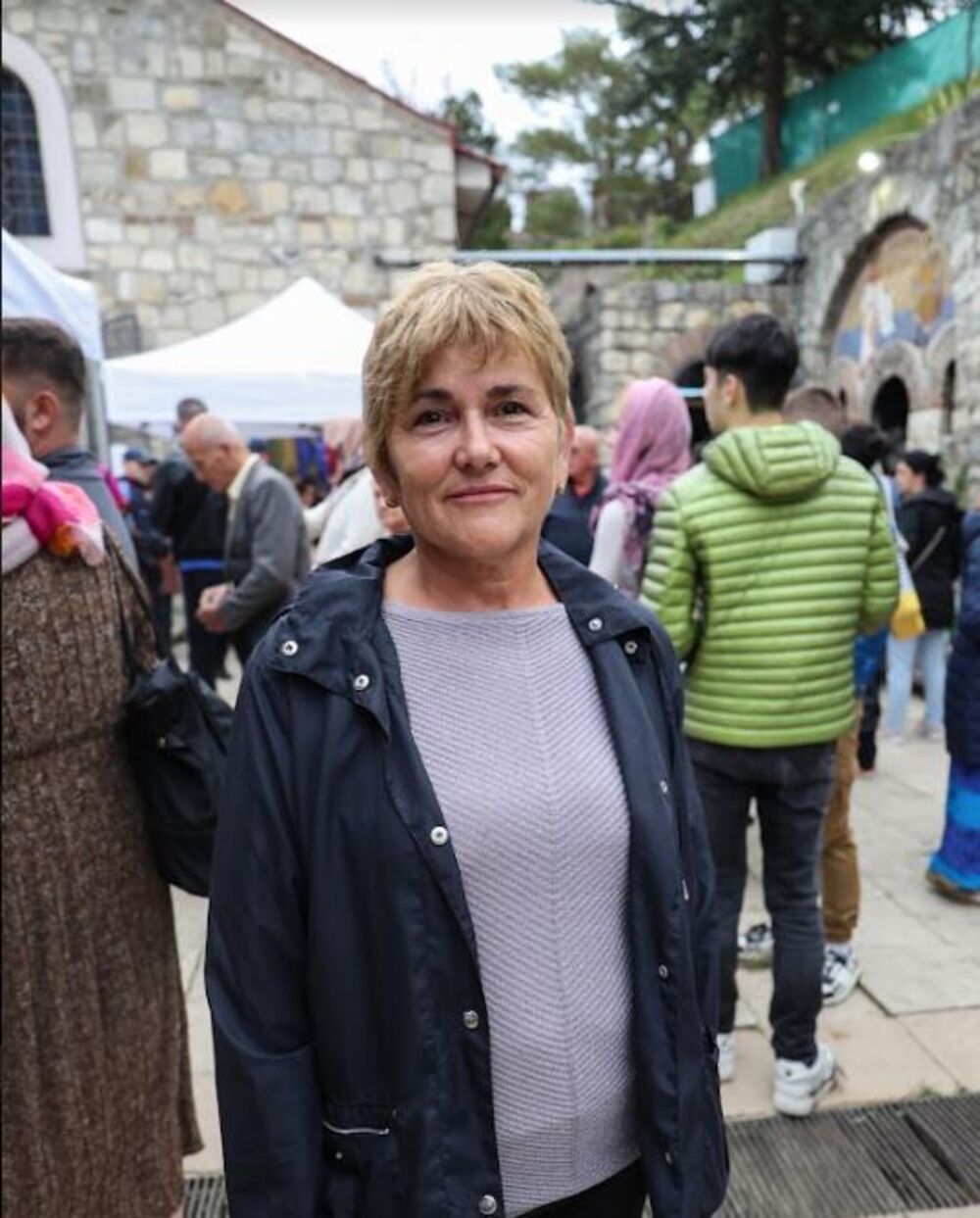 Vernica ispred crkve Svete Ružice