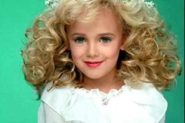 NAJLEPŠU DEVOJČICU NEKO JE UBIO NA BOŽIĆ: Svi misle da je ZLOČIN učinio ON, a policija ĆUTI o toj MISTERIJI (VIDEO)