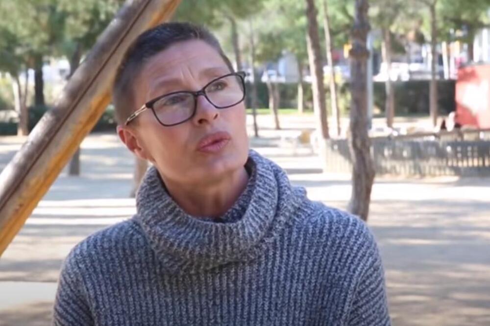 SUNOVRAT ŽENE KOJU SU SVI GLEDALI KAO BOGINJU I KOJA SE KUPALA U PARAMA: Jedan ČOVEK je uspeo da je dovede do ovoga