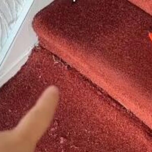 TEPISI SU BAŠ ŠTROKAVI! Usisivač je tu NEMOĆAN - napravite sami PRSKALICU od sode, sirećeta i još ove 3 STVARI