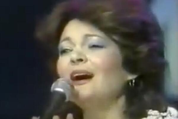 BILA JE ZVEZDA JUGE, NJEN GLAS OPČINIO JE SVE: A niko ne zna koliko je OBRAZOVANA ova žena