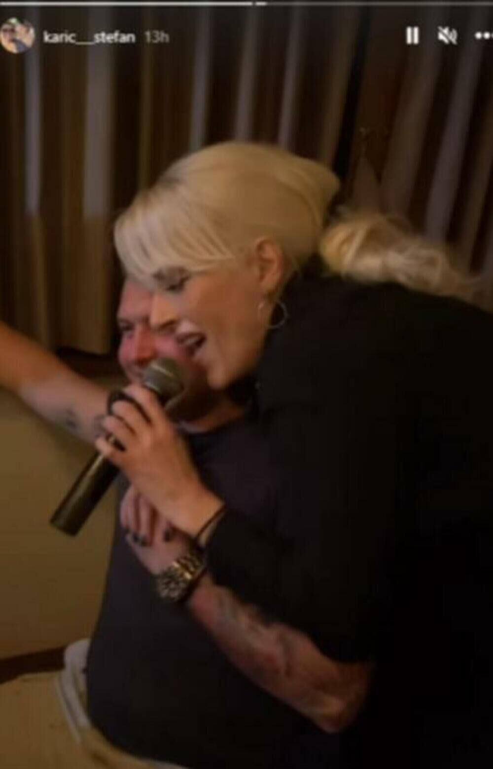 Perovićeva je bila jako dobro raspoložena i sve vreme je na licu imala osmeh