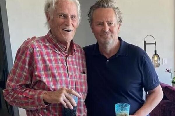 EVO KAKO JE IZGLEDAO METJU PERI PRE TRAGIČNE SMRTI: Njegova POSLEDNJA fotografija bila je sa OVIM čovekom