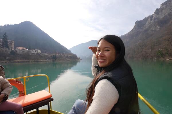 NEVEROVATNE DOGODOVŠTINE NAJPOZNATIJE SRPSKE VIJETNAMKE: Liz na maloj vespi obišla člitavu bivšu Jugu (FOTO/VIDEO)