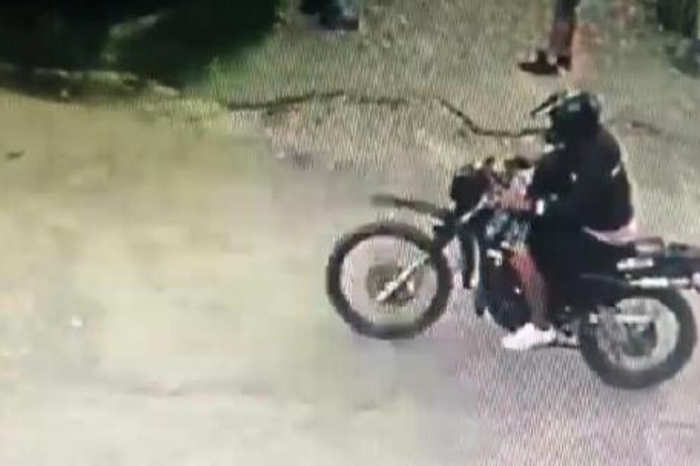 POJAVIO SE SNIMAK KIDNAPOVANJA: Otmičari na motorima opkolili roditelje fudbalera, potvrđene dobre vesti! (VIDEO)