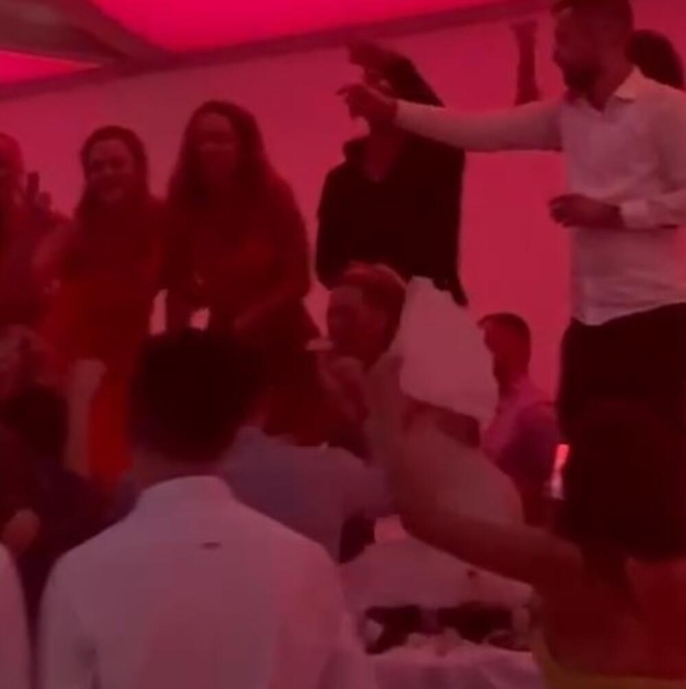 SVEKRVO, SREĆNO TI S OVAKVOM SNAJOM: Mlada se napila pa udarala po zadnjici MUŽA sa cigarom u ruci, al to nije sve!