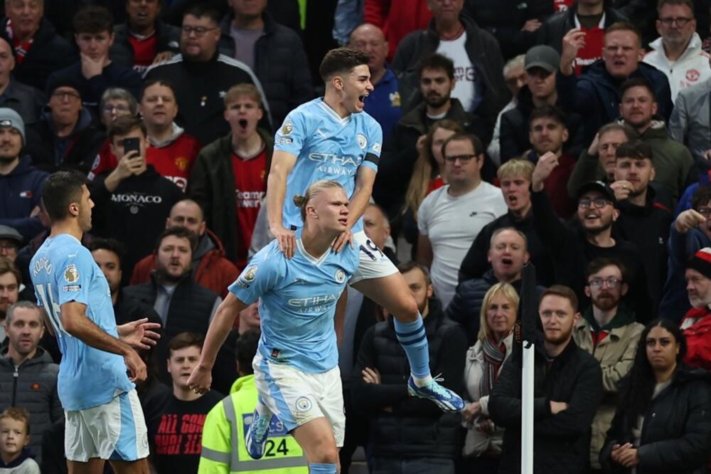 KAKVA BOMBA: Siti ''ODREŠIO KASU'' !