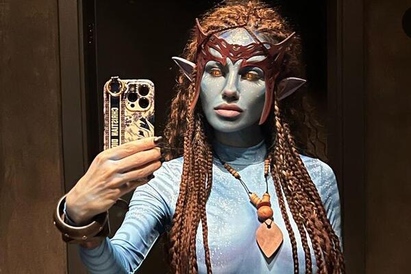 ONA JE I SA MASKOM NAJBOLJA RIBA NA DOMAĆOJ ESTRADI: Nema trika da POGODITE ko je ŽENA sa fotografije