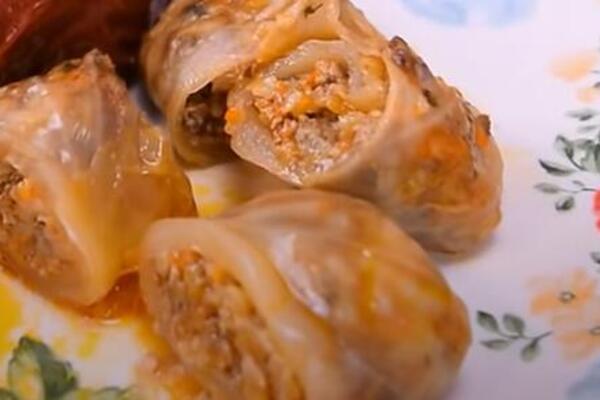 STARE JUGOSLOVENKE SU PRAVILE NAJSOČNIJU SARMU ZA SVETOG LUKU: Ukusna, meso se raspada - recept koji svi zapisuju