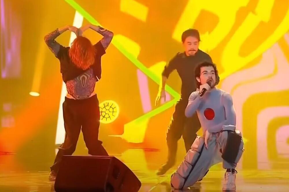 TZV. KOSOVO ŽELI NA TAKMIČENJE EVROVIZIJE: Pevaču uručena i NAGRADA od strane Kurtija, peva pesmu "OJ KOSOVO"!