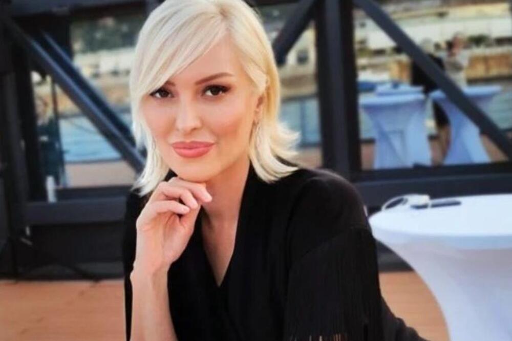 OLIVERA KOVAČEVIĆ DANAS VEDRI I OBLAČI POJAVOM, A EVO KAKO JE NEKADA IZGLEDALA: Devojčurak sa PLAVIM čuperkom