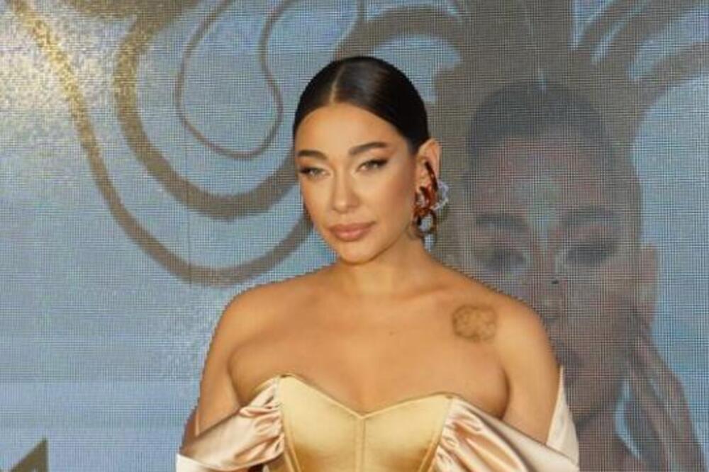 REŠITE KVIZ DA VIDIMO KOLIKO POZNAJETE PEVAČICU! Neke stvari Sanja Vučić nije govorila...