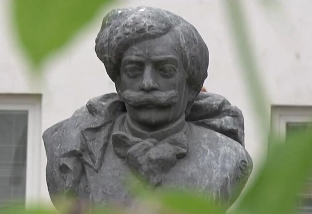 Spomenik Vladislavu Petkoviću Disu u Čačku