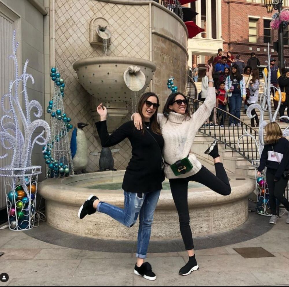 Jelisaveta Orašanin sa sestrom Milicom