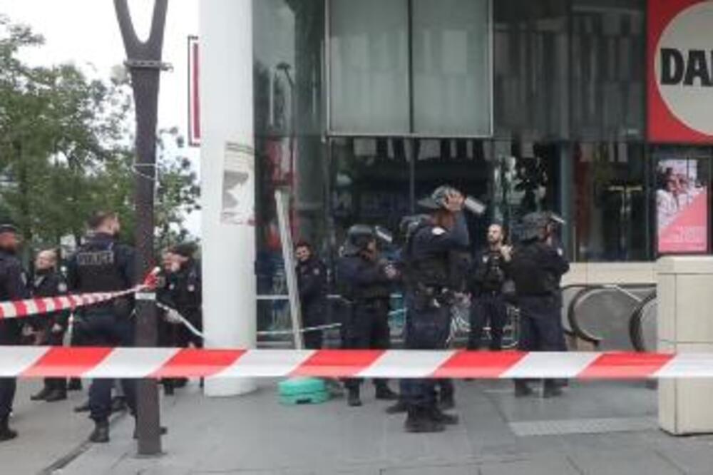 Vatra u centru Pariza: Poznato gde je izbio požar, dve osobe povređene