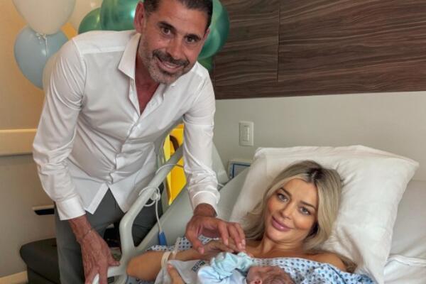 PORODILA SE ZANOSNA VODITELJKA U 42. GODINI! Divne vesti u njihovom DOMU, a tek da čujete IME SINA