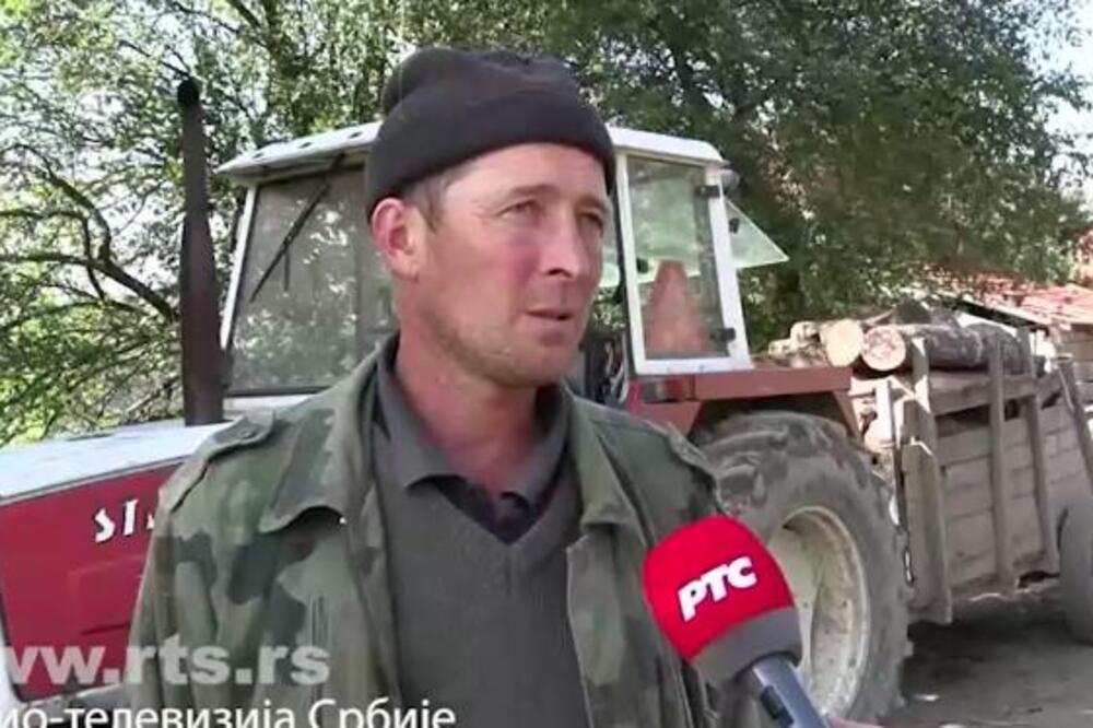 IVAN IZ ŠATRE JE JEDAN OD RETKIH KOJI JE OSTAO NA SVOM OGNJIŠTU: U pustom SELU živi sa suprugom i PETORO DECE!