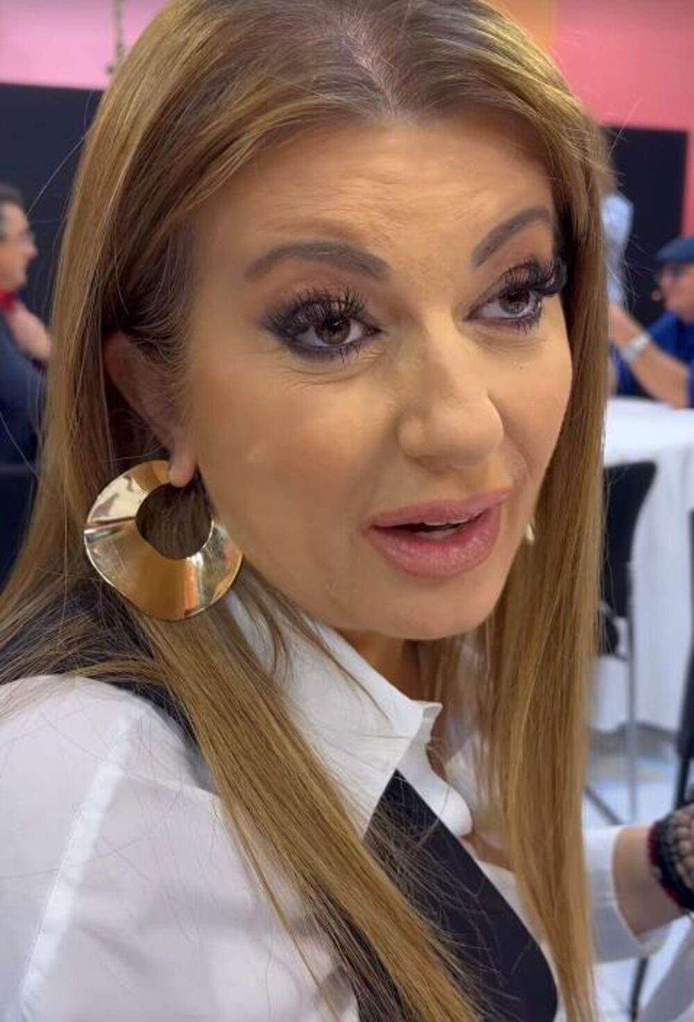 Viki se takođe zaplakala zbog kume