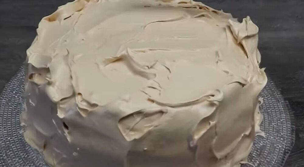 Torta beli vafl na tacni