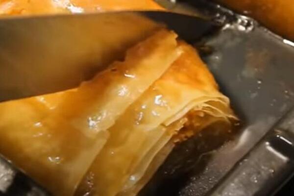 STARE TURKINJE PRAVE NAJSOČNIJU BAKLAVU: Orah i griz - recept koji je star vekovima unazad