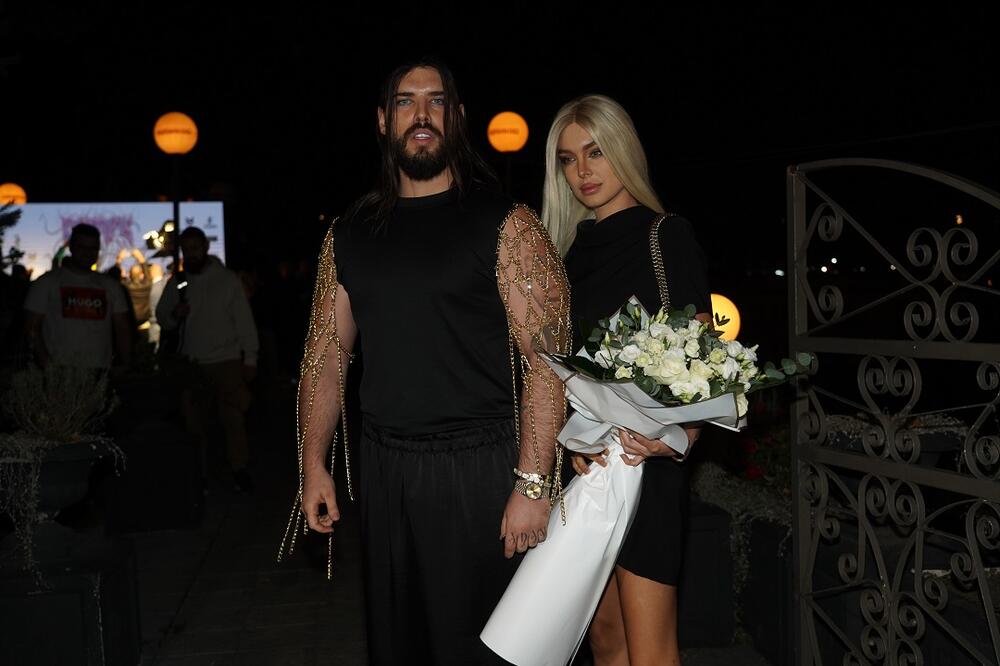 "ZAŠTO BISMO TOVARILI ŽENU DOK NE PUKNE, AKO MOŽEŠ ZA NOVAC NEKU DRUGU?" Adam Adaktar FRAPIRAO izjavom SVE SRBE