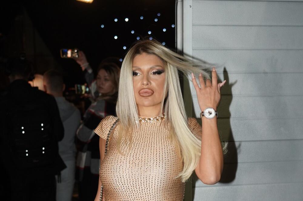 OVA ŽENA SE OBRATILA VODITELJKI PINKA, PA FRAPIRALA CEO NAROD: Spomenula još jednog zadrugara, o njoj BRUJE svi