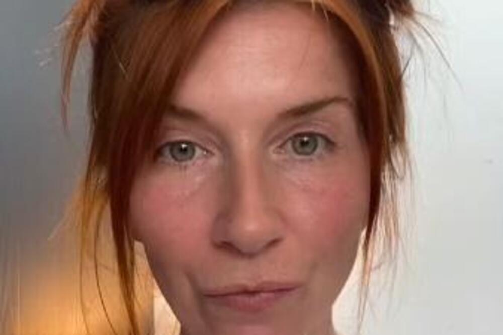 "TRLJAM KORU OVOG VOĆA I NEMAM NIJEDNU BORU NA LICU SA 43 GODINE": Mama ŠOKIRALA priznanjem, a MI JE BACAMO