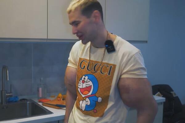 MAJKO MILA! RUSKI POPAJ POKAZAO SVOJ STAN: Ostaćete BEZ TEKSTA, kupatilo je POSEBNA PRIČA (VIDEO)