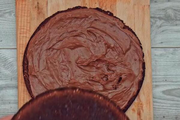 ČOKOLADNU OTRTU OD 4 SASTOJKA ZNAJU DA NAPRAVE SAMO ISKUSNE DOMAĆICE: Najbrže i najbolje rešenje za NOVU GODINU