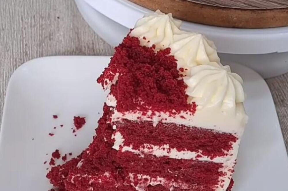 DOMAĆICE SE UTRKUJU ZA RECEPT OVE POPULARNE TORTE: Od izgleda ZASTAJE DAH, a kremasta tekstura se TOPI U USTIMA