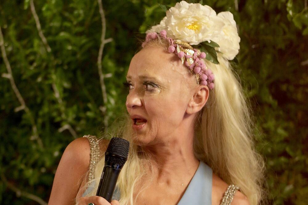 EVO ŠTA SE SVE SAZNALO O OCU BEBI DOL, OZBILJAN JE ČOVEK I VELIKA FACA: Zašto ga NIKADA nije spominjala?